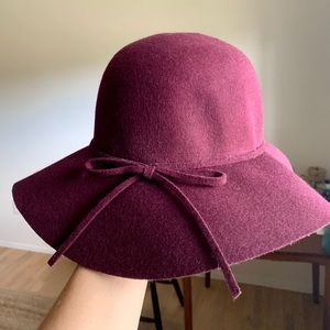 Magenta 100% brimmed wool hat